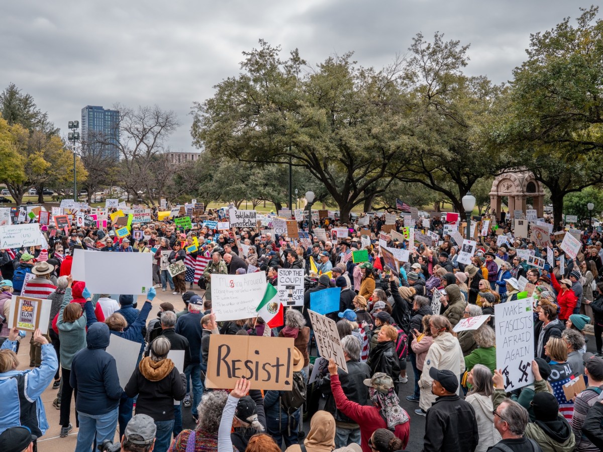 Hundreds of Artists Ask NEA to Stop Enforcing Trump’s Anti-DEI Mandates